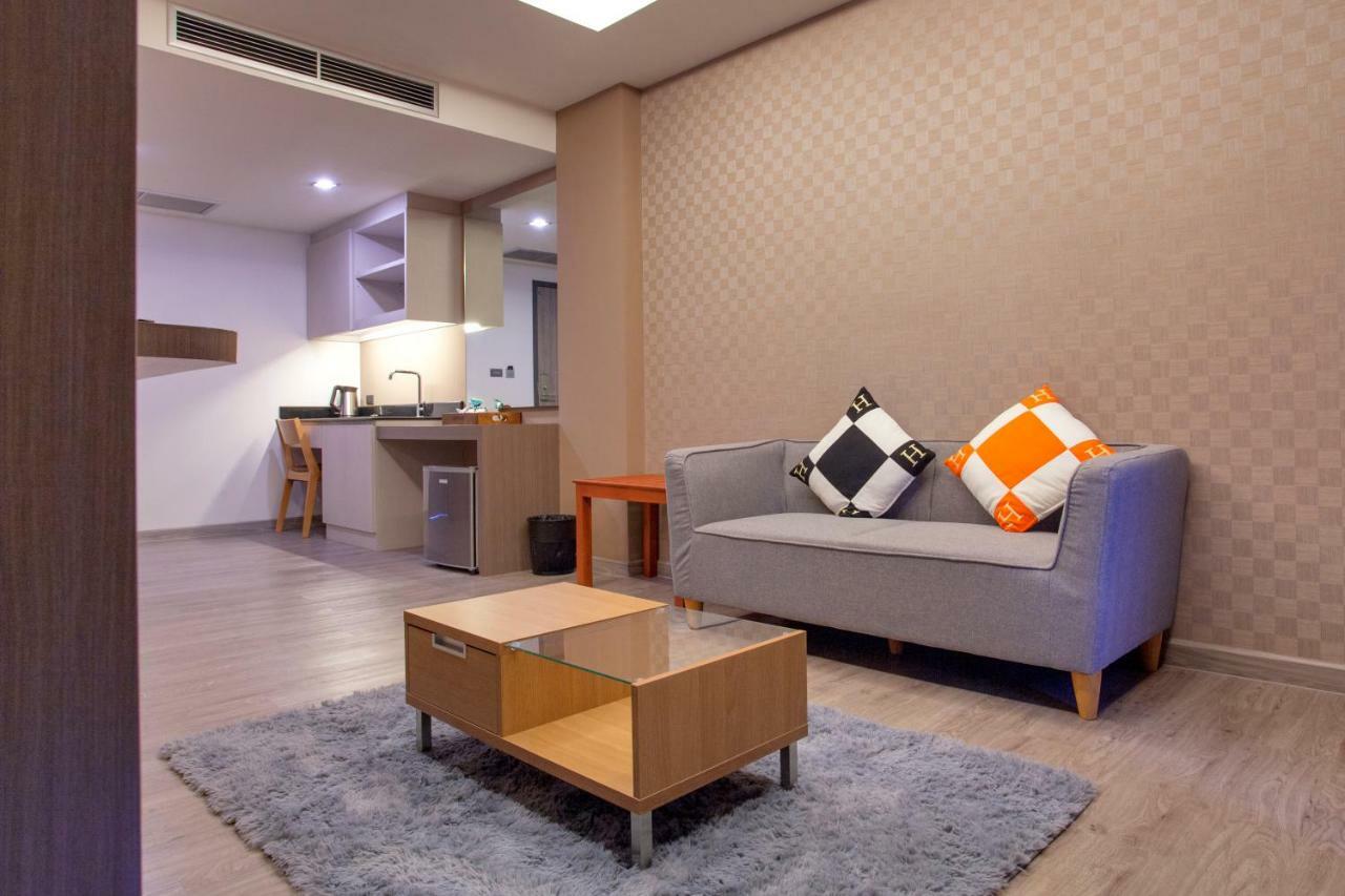 The Zense Boutique Hotel Пхітсанулок Екстер'єр фото